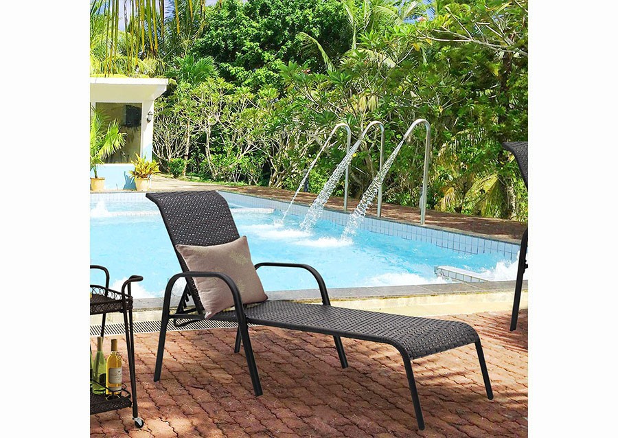 300593 - Wicker Chaise 